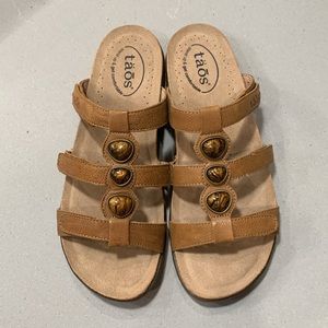 NEW Taos Gemma Hazelnut Size 9